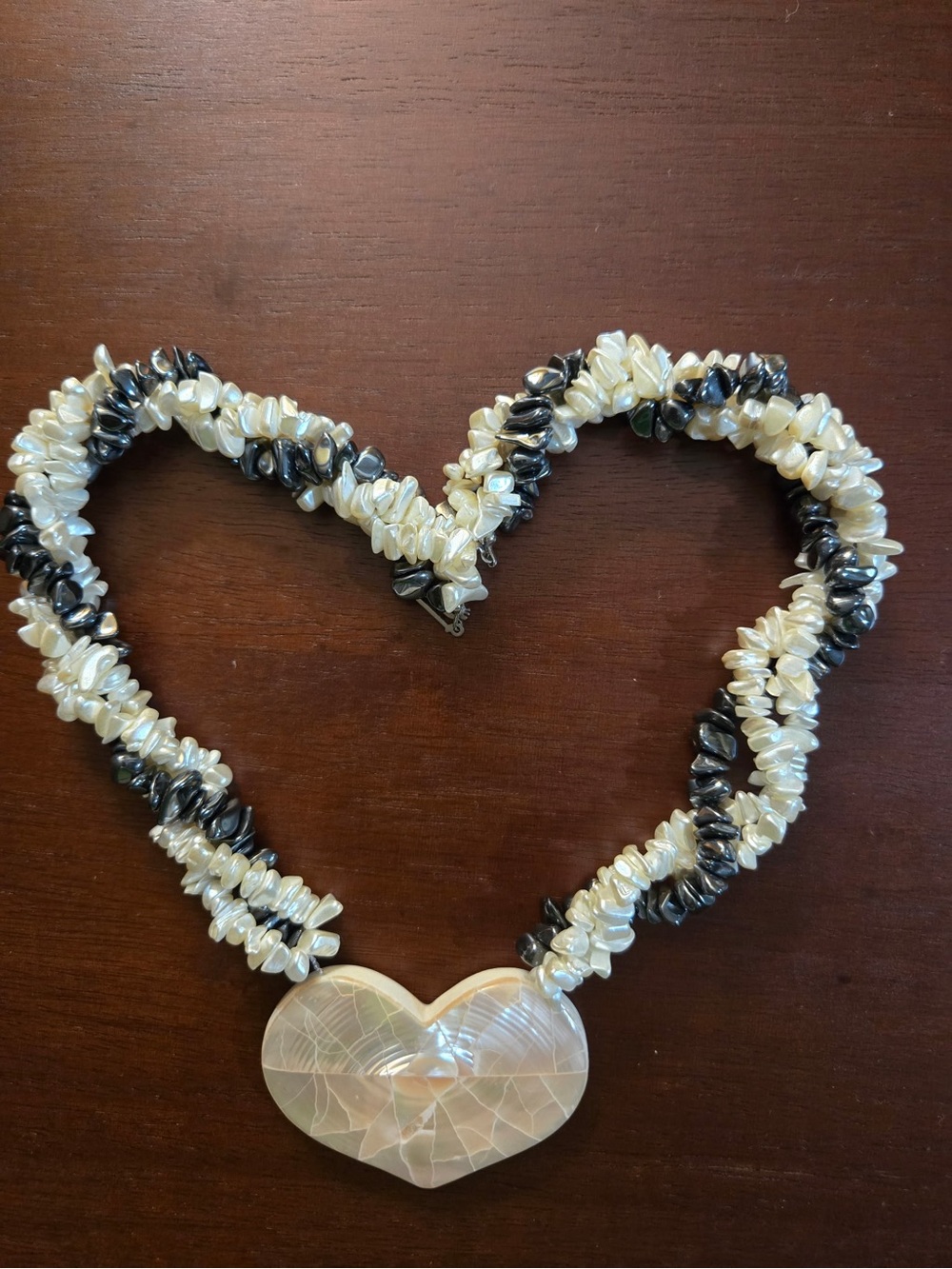 Pearl Chip Heart Pendant Necklace in White and Black twisted Quartz